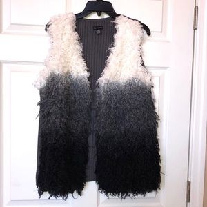 NWOT ombré faux fur vest size medium